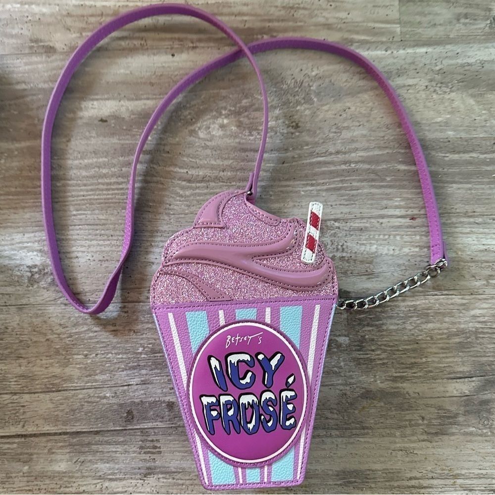 ✨ Betsey Johnson “Icy Frosé” Crossbody Bag – Whimsical Summer Vibes! ✨💜